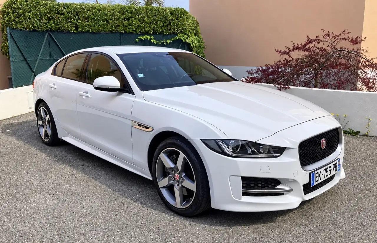 Jaguar XE
