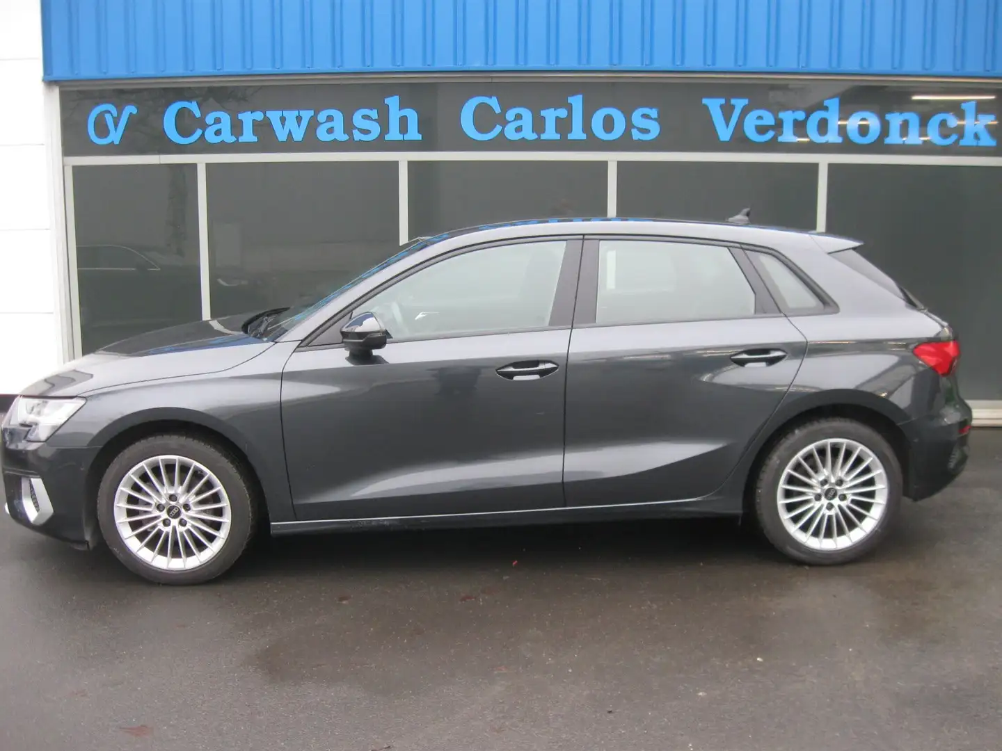Audi A3 Sportback 30 TFSI Advanced Gris - 2