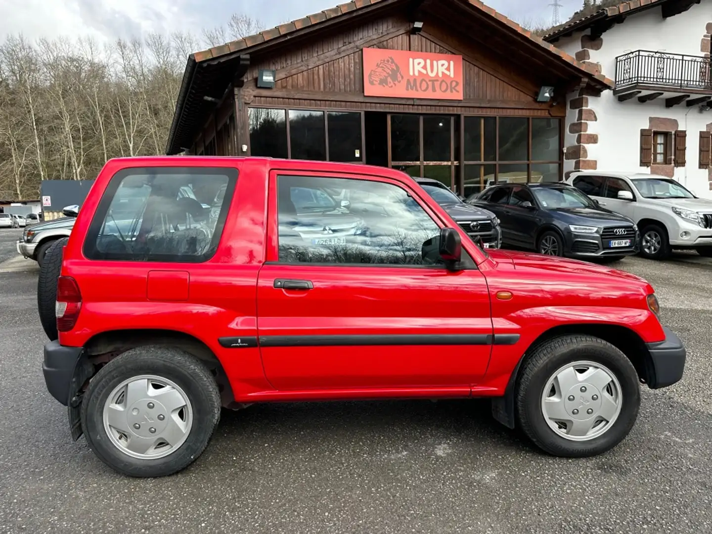 Mitsubishi Montero iO 1.8 GDI Plus Rosso - 1