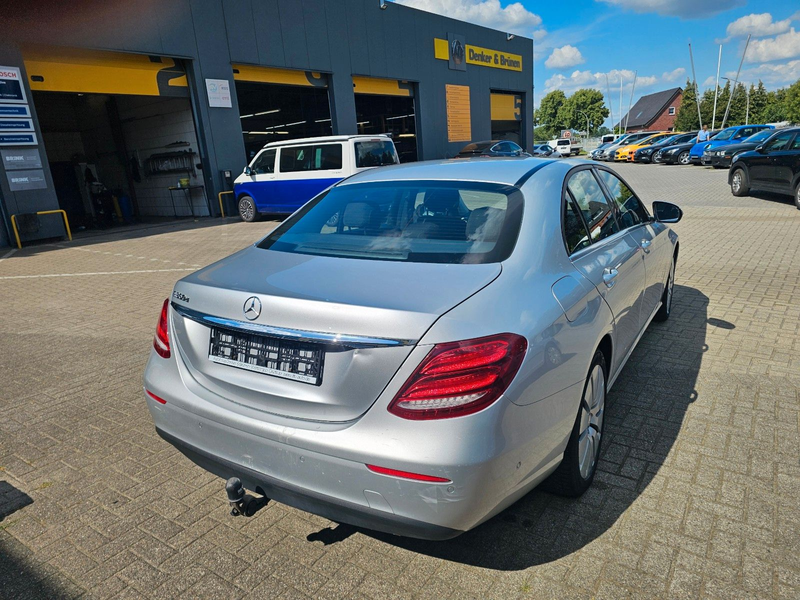 Mercedes-Benz E 350 d Navi*AHK*LED*PDC — photo 7