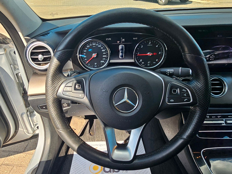 Mercedes-Benz E 350 d Navi*AHK*LED*PDC — photo 10