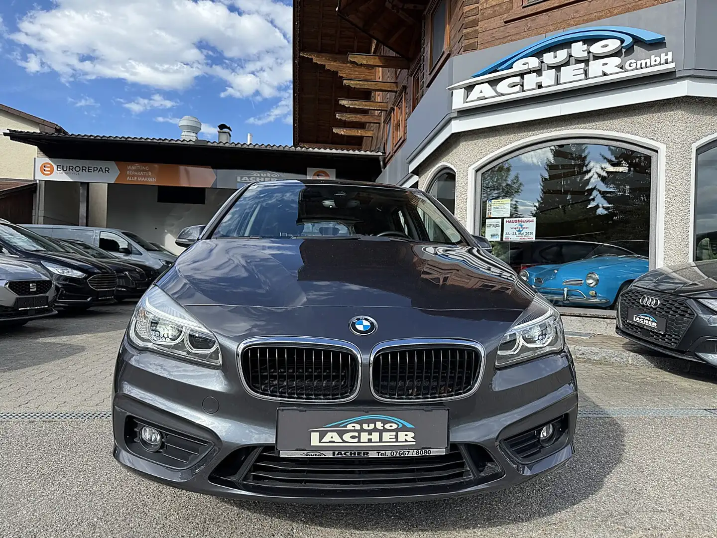 BMW 218 d Active Tourer Aut.*LED*AHK*Panodach* Grau - 2