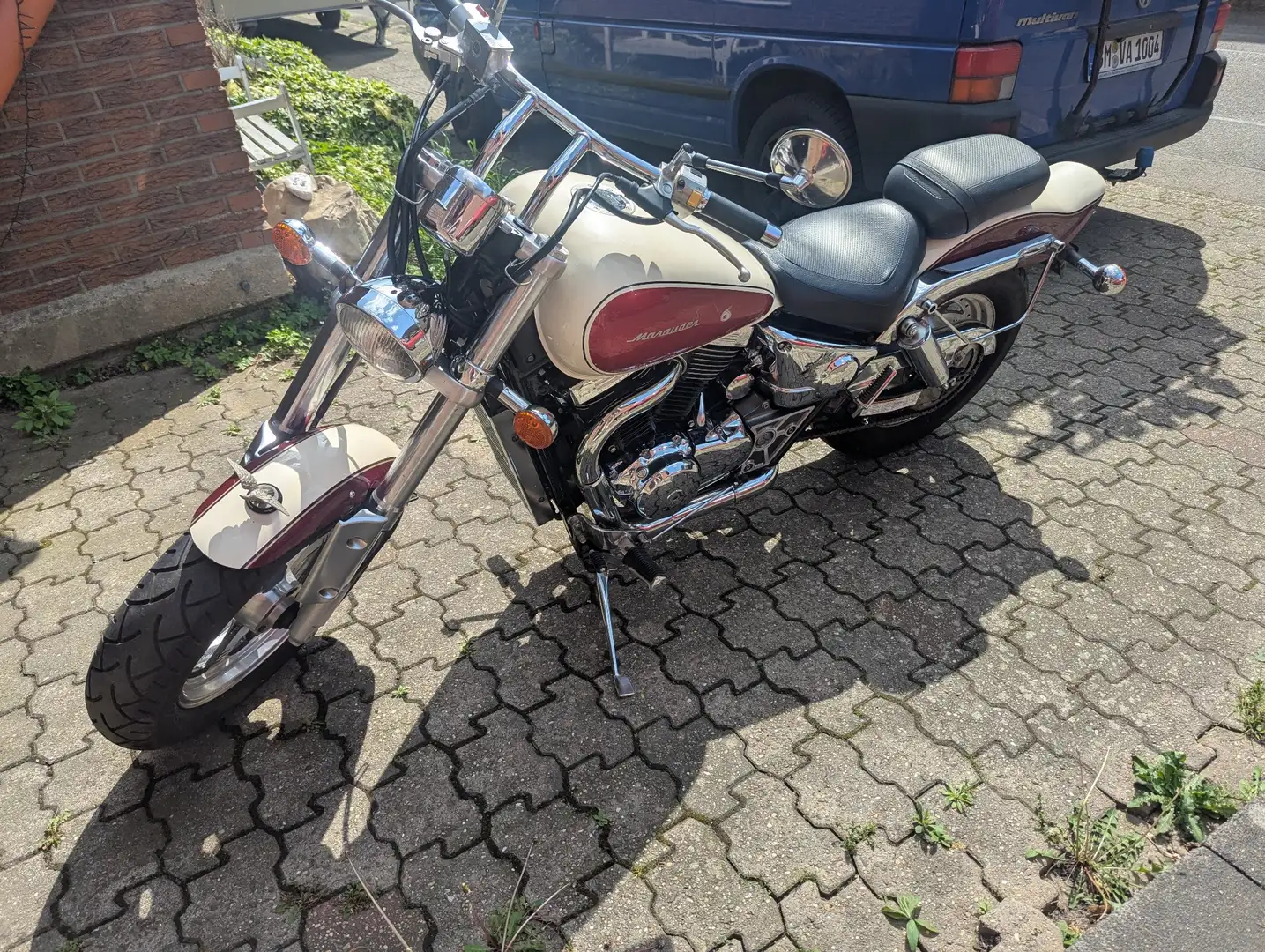 Suzuki VZ 800 Beige - 2