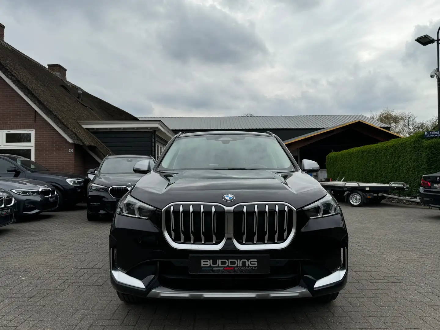 BMW X1 18i sDrive | CarPlay | Camera | Leder Zwart - 2