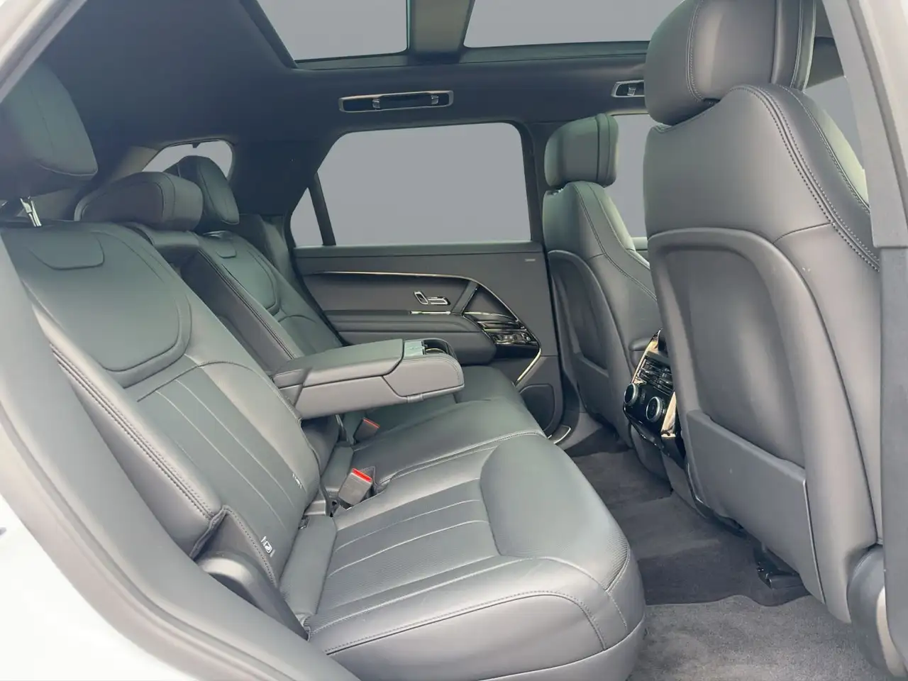 Land Rover Range Rover Sport P460e Dynamic SE AHK Winter Pa 5