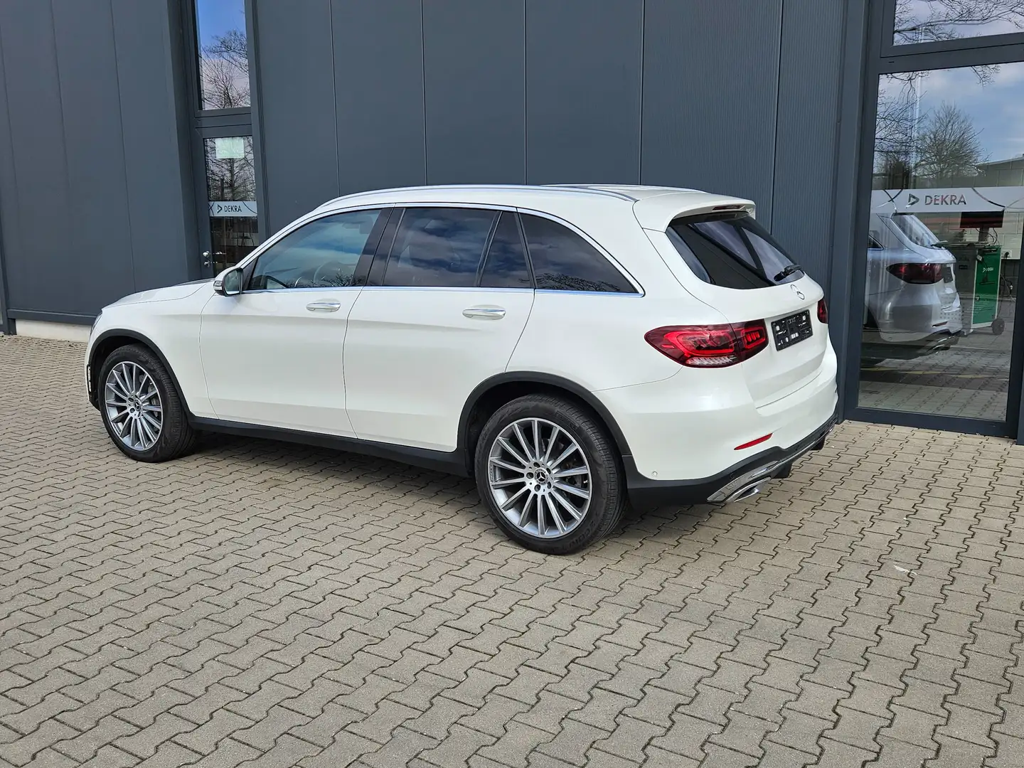 Mercedes-Benz GLC 400 d 4M AMG AHK Pano Air KeylGo 5xAdv. NP 85 Alb - 2
