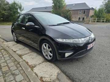 Civic 1.8i 16v VTEC Executive 1er propriétaire superbe !!!