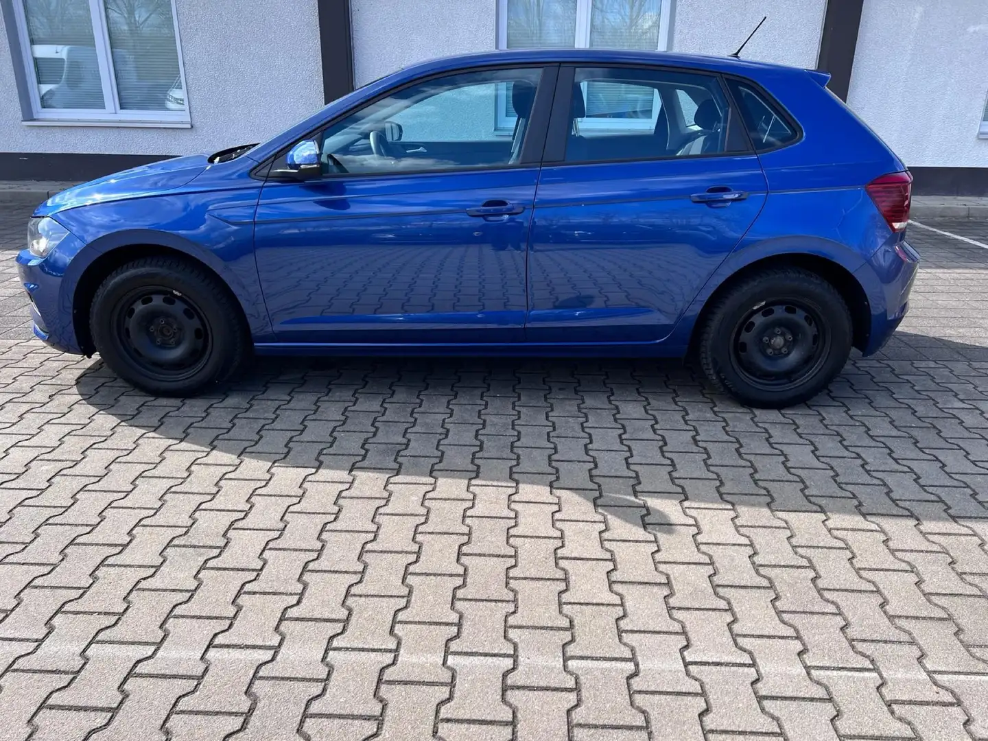 Volkswagen Polo 1.0 BlueMotion Blau - 1