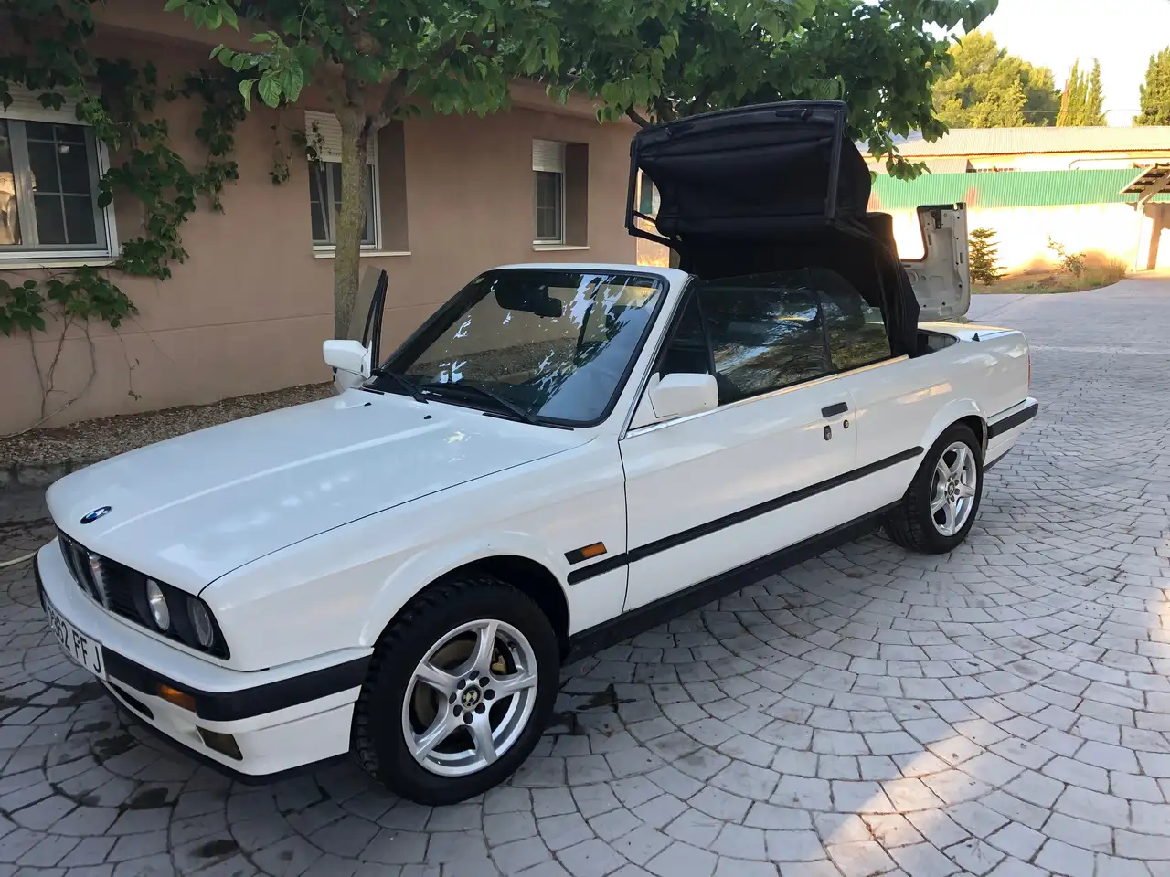 BMW 325i Cabriolet, foto 4