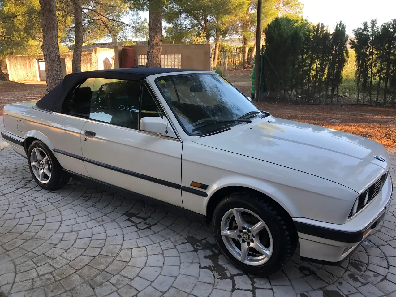BMW 325i Cabriolet, foto 2