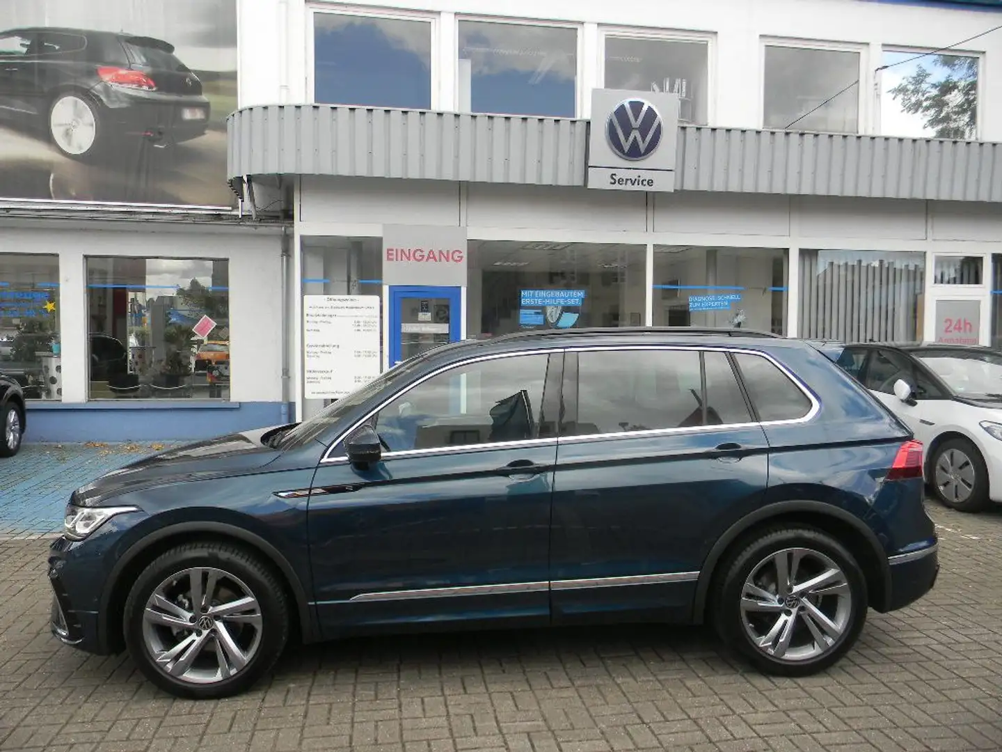 Volkswagen Tiguan R-Line 1,5 TSI DSG AHK,STH,LEDER,KAM. Blauw - 1