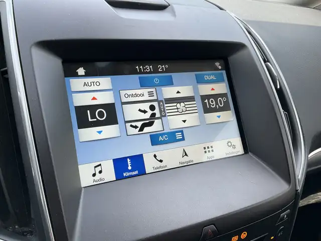Ford Galaxy view 9