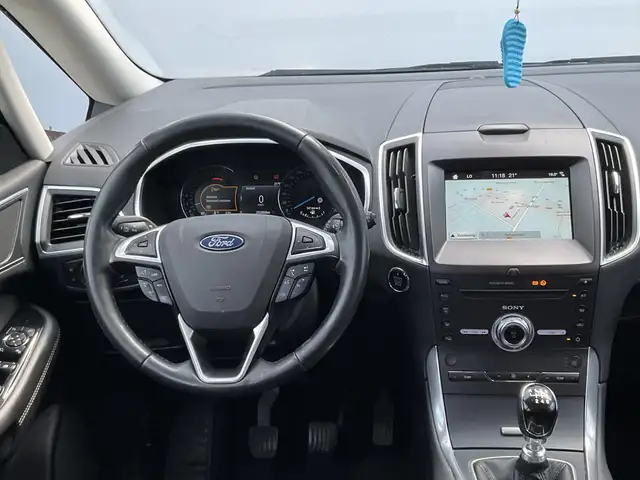 Ford Galaxy view 19