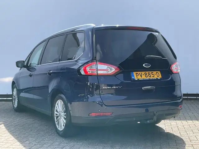 Ford Galaxy view 11
