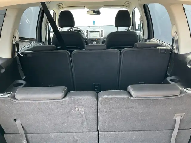 Ford Galaxy view 14