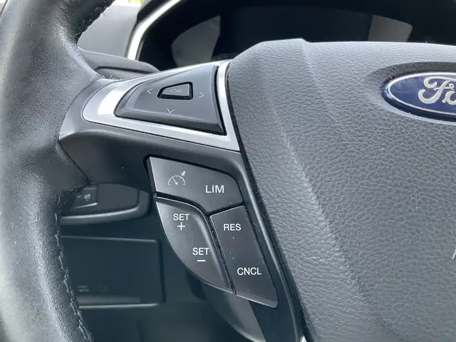 Ford Galaxy view 24