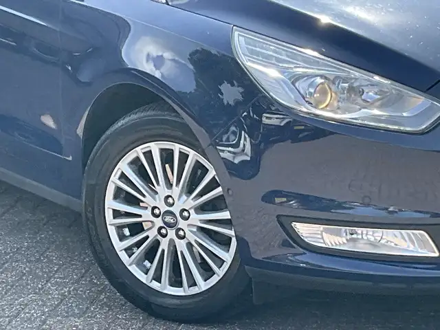 Ford Galaxy view 20