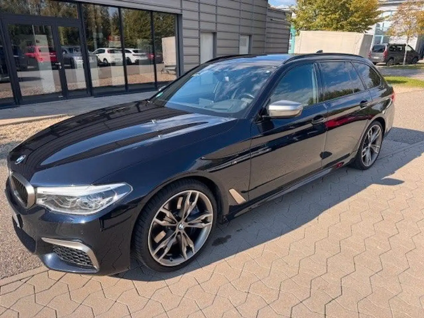 BMW M550 d xDrive / Head-Up/ NP 124.970 €UR/ Voll Schwarz - 2