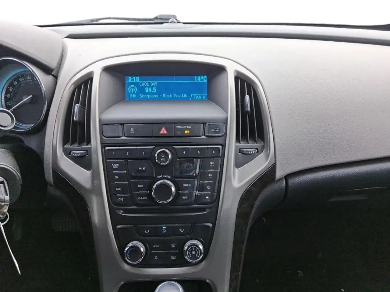 Buick Verano photo Buick Verano