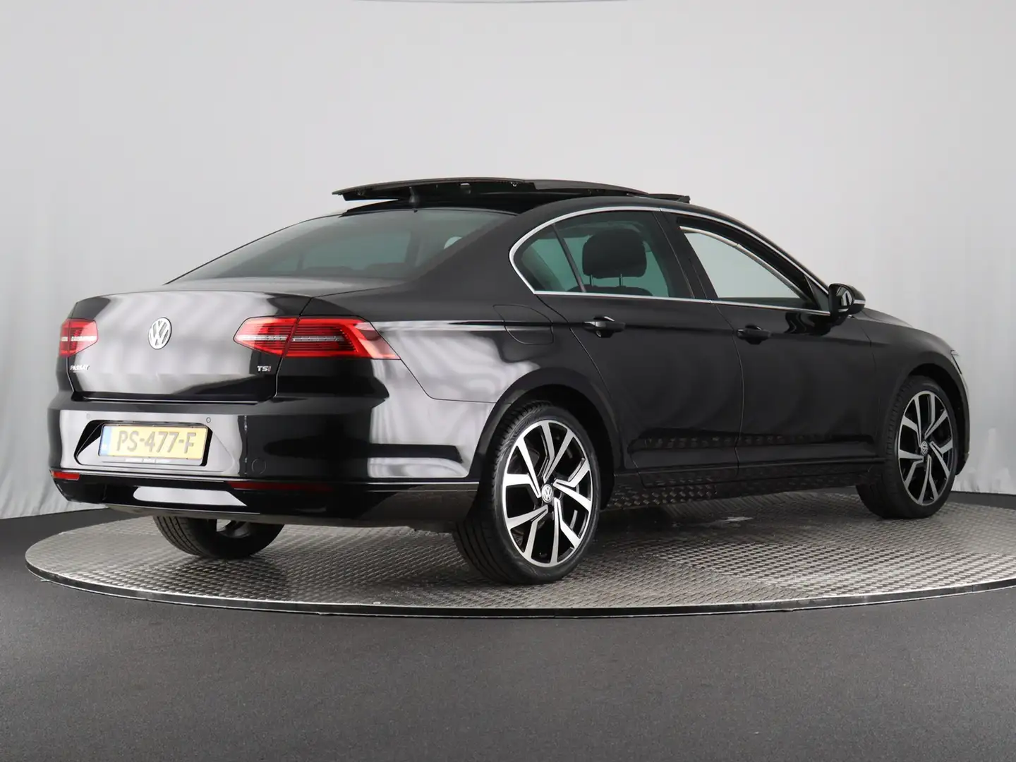 Volkswagen Passat 1.4 TSI Comfortline Business (NL-Auto / Pano / Cam Zwart - 2