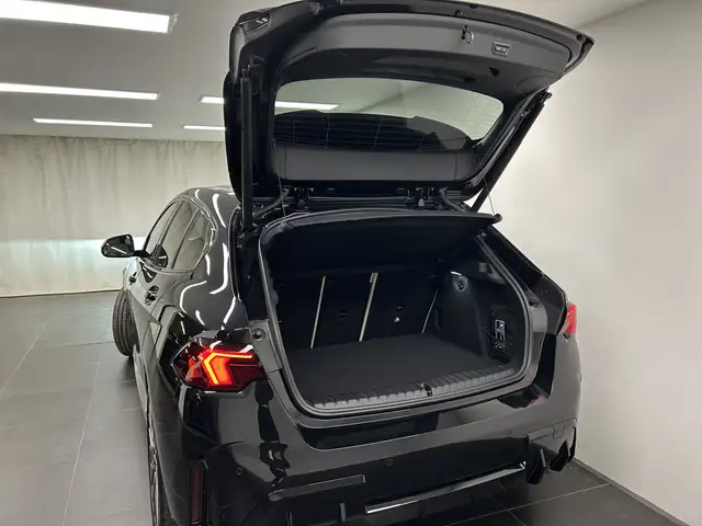 BMW 1 Series view 12