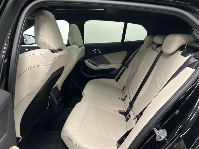 BMW 1 Series view 15