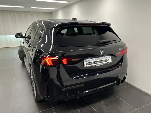 BMW 1 Series view 11