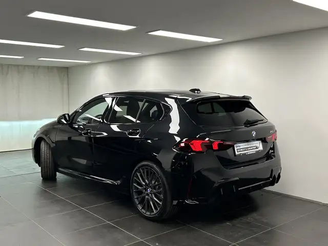 BMW 1 Series view 3