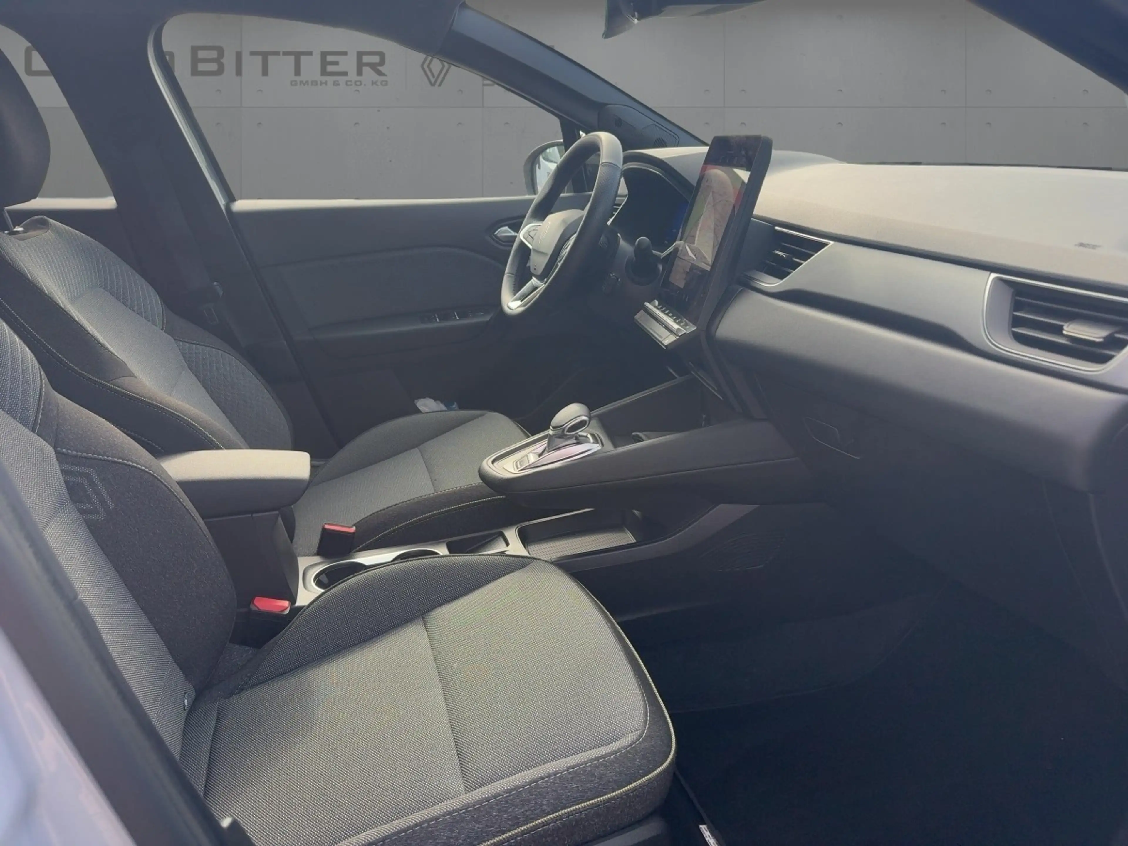 Renault Symbioz E-TECH Full Hybrid 160 Techno GJR/WINTER — photo 11