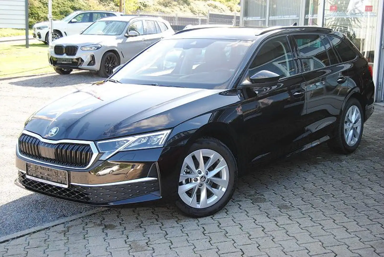 Skoda Octavia 1.5 TSI MHEV DSG.Sitzklima.Leder.Matrix. Schwarz - 1