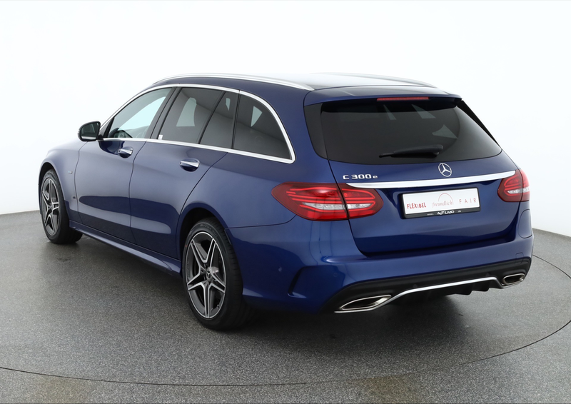 Mercedes-Benz C 300 C300 T-Modell  AMG Line LED Navi Burmester Pano — photo 4