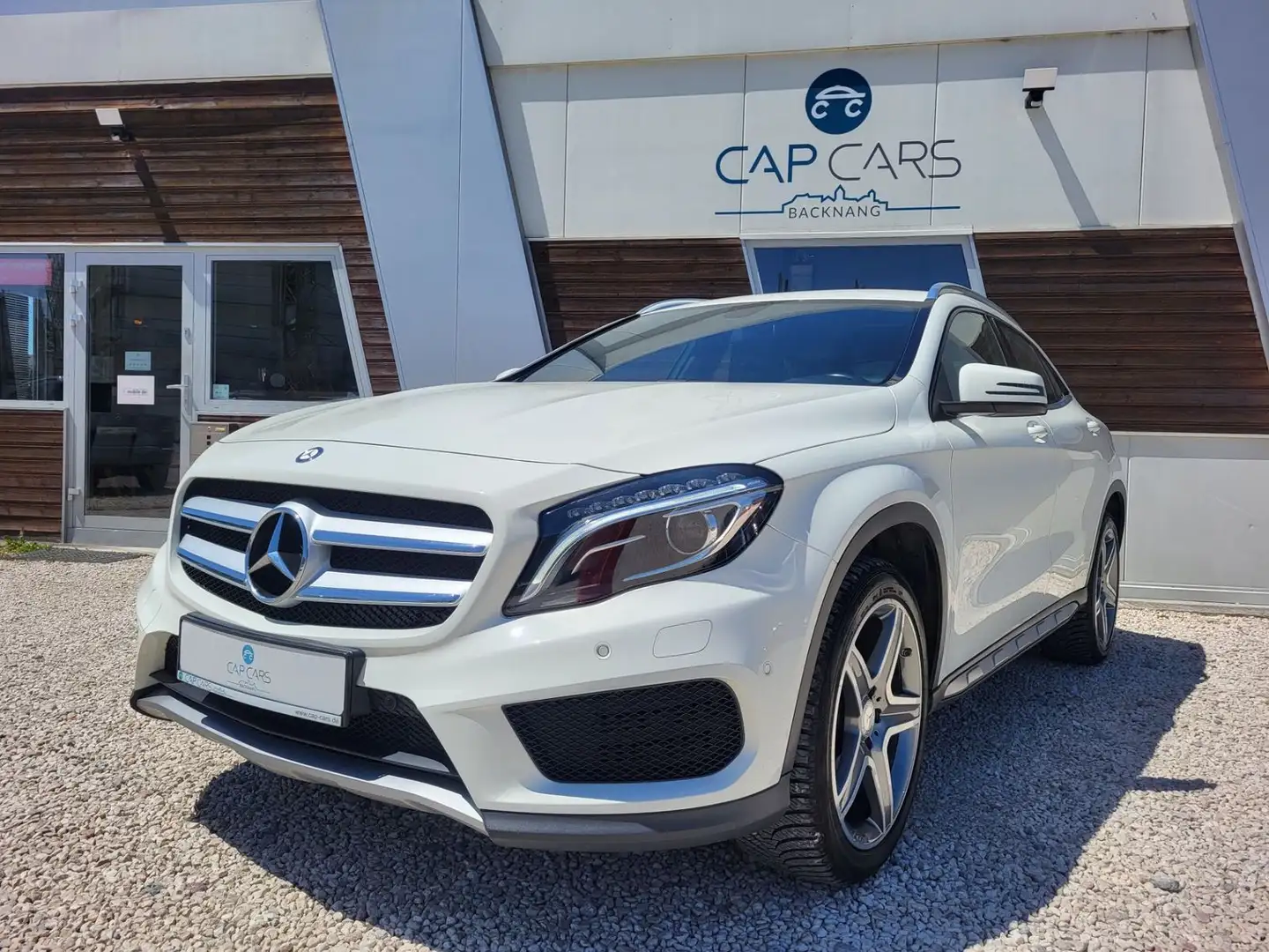 Mercedes-Benz GLA 200 AMG LINE*GARANTIE*LED Wit - 1