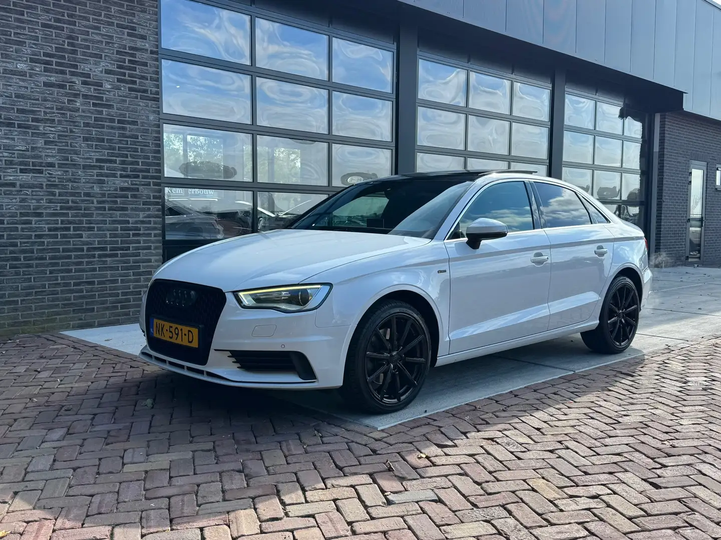 Audi A3 Limousine 1.8 TFSI Ambition Pro Line S | Pano | B& Weiß - 1