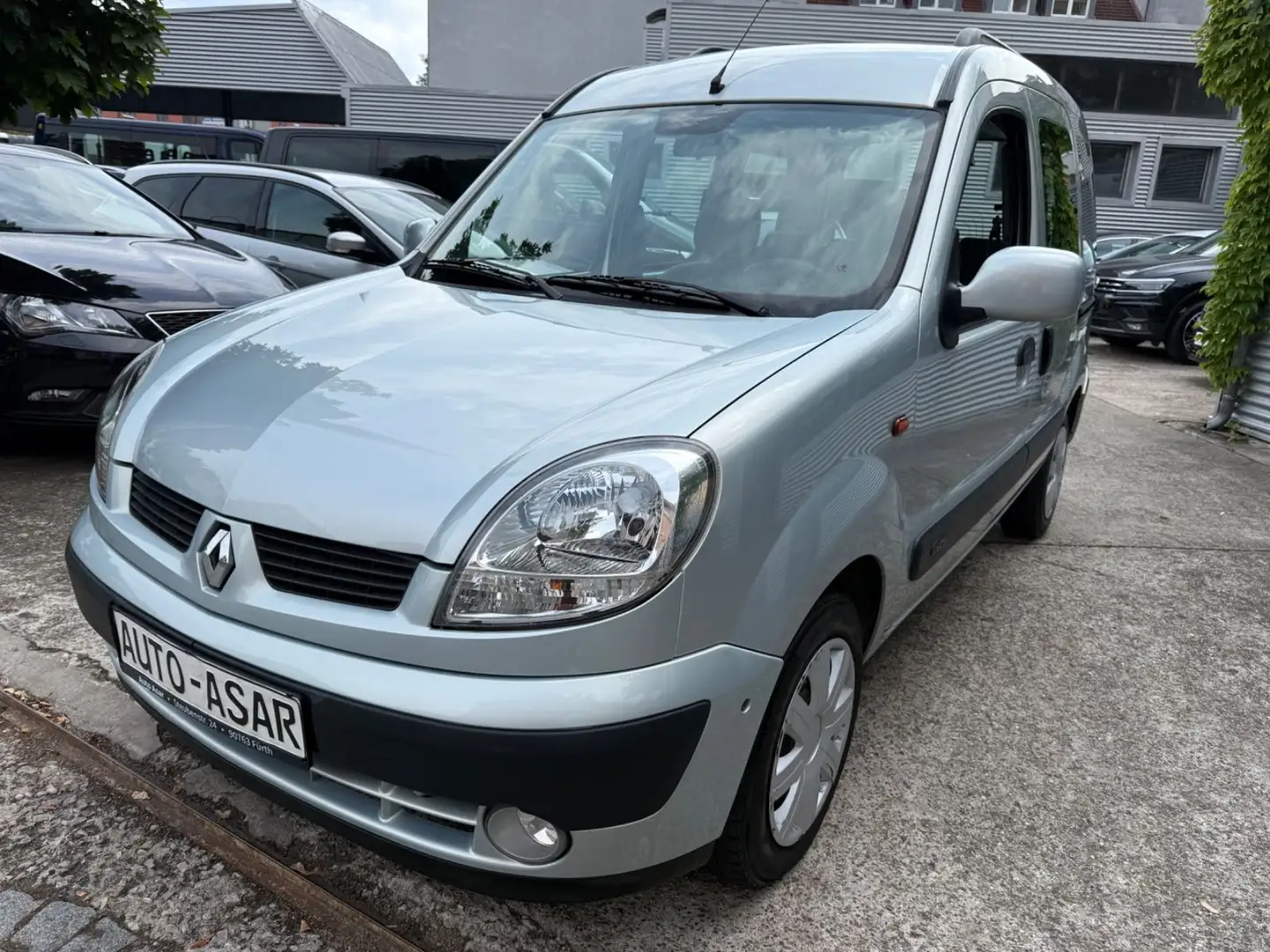 Renault Kangoo Privilege 1,5DCI  KLIMA/TÜV/5-SITZE/AHK Gris - 1