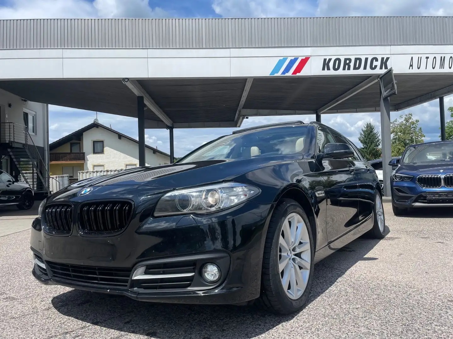 BMW 520 dA xDrive TOURING F11/NAVI"PROF"/PANO/LEDER Schwarz - 2