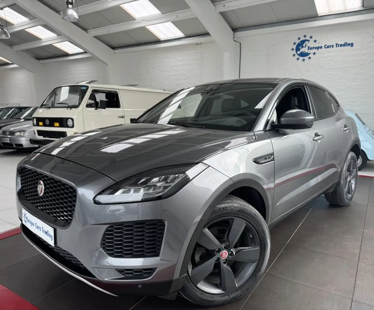 Jaguar E-Pace D150 1ÈRE MAIN BOITE AUTO GAR 12M Noir - 1
