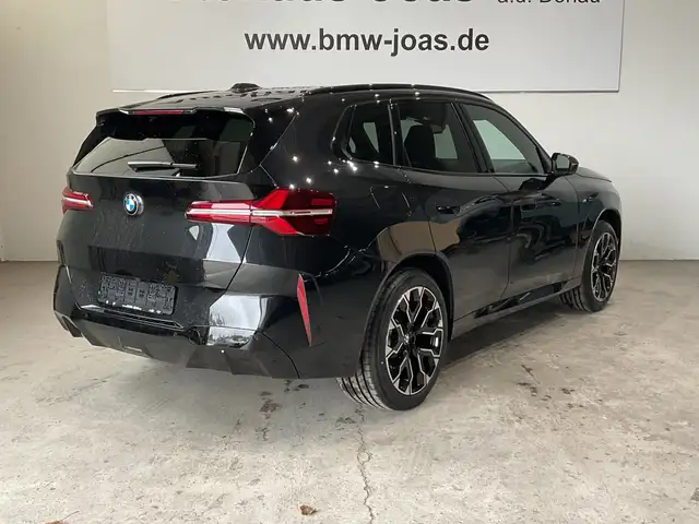 BMW X3 view 12
