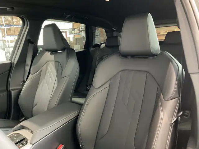 BMW X3 view 6