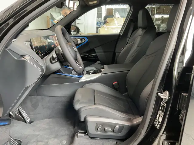 BMW X3 view 5