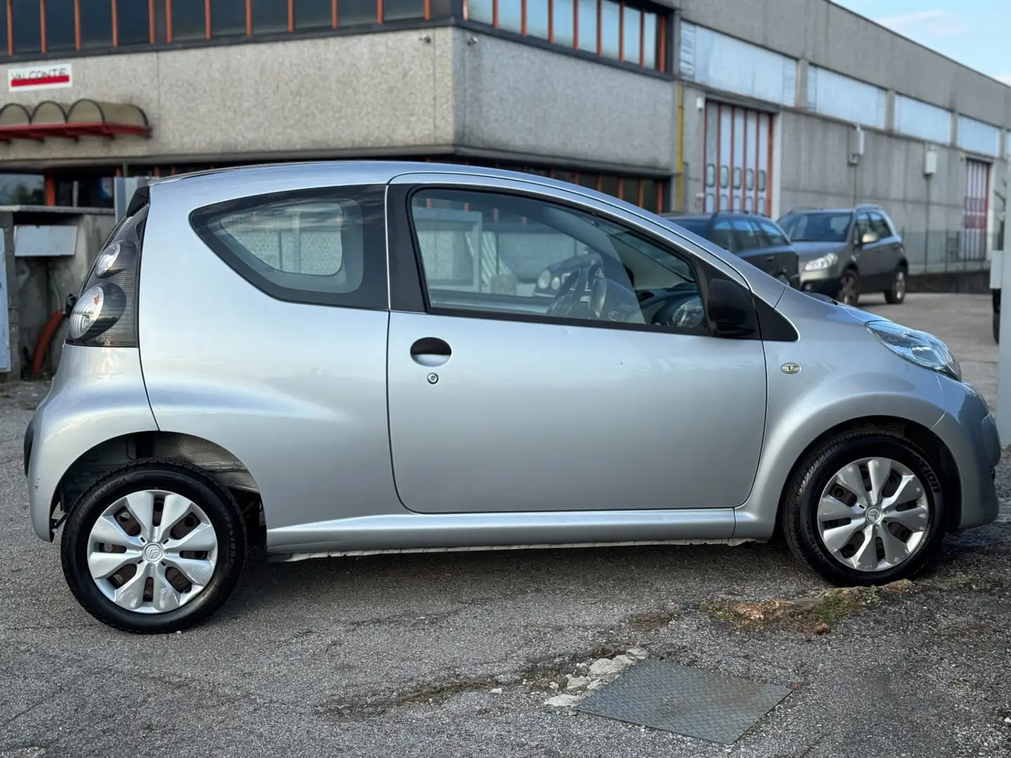 Citroen C1 1.0 3 porte airdream DeeJay Gris - 1
