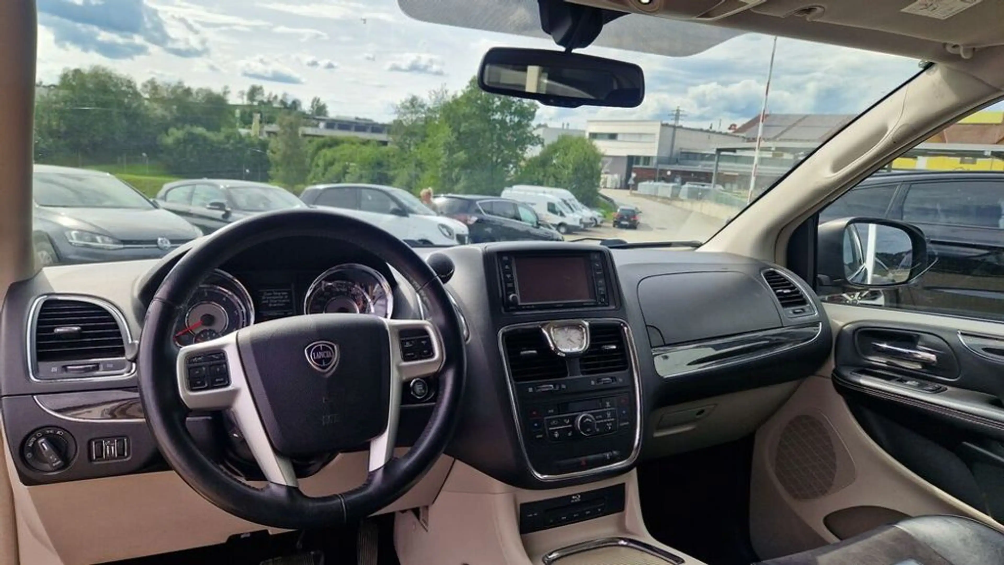 Lancia Voyager Platinum ''1.Besitz'' — photo 8