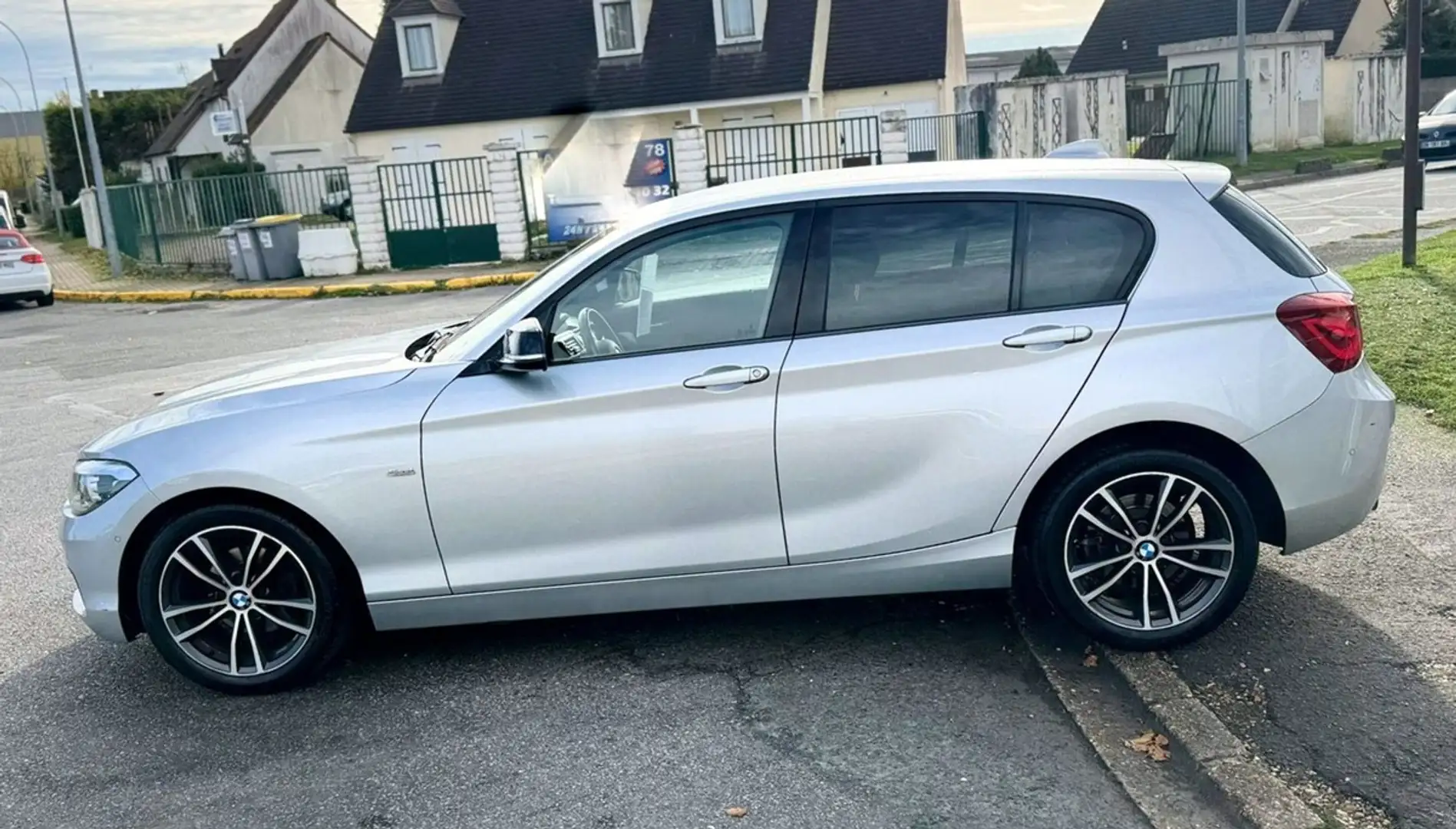 BMW 116 F20 LCI2 16d 116CV BVA8 SPORT EDITION ENTRETIEN A JOUR Gris - 2