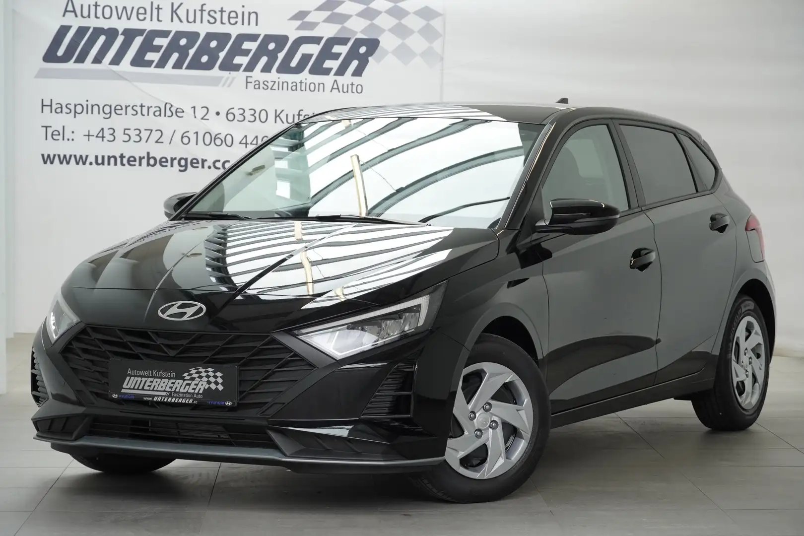 Hyundai i20 GO 1.2 MPI Schwarz - 2