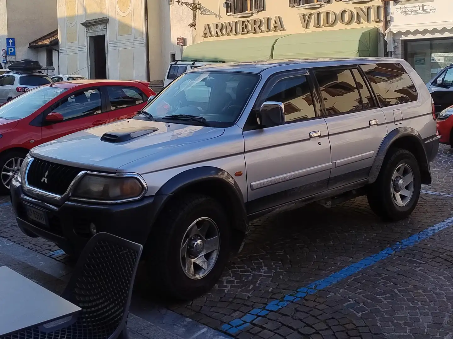 Mitsubishi Pajero Sport Pajero Sport Wagon 2.5 tdi GLS 115cv Silber - 2