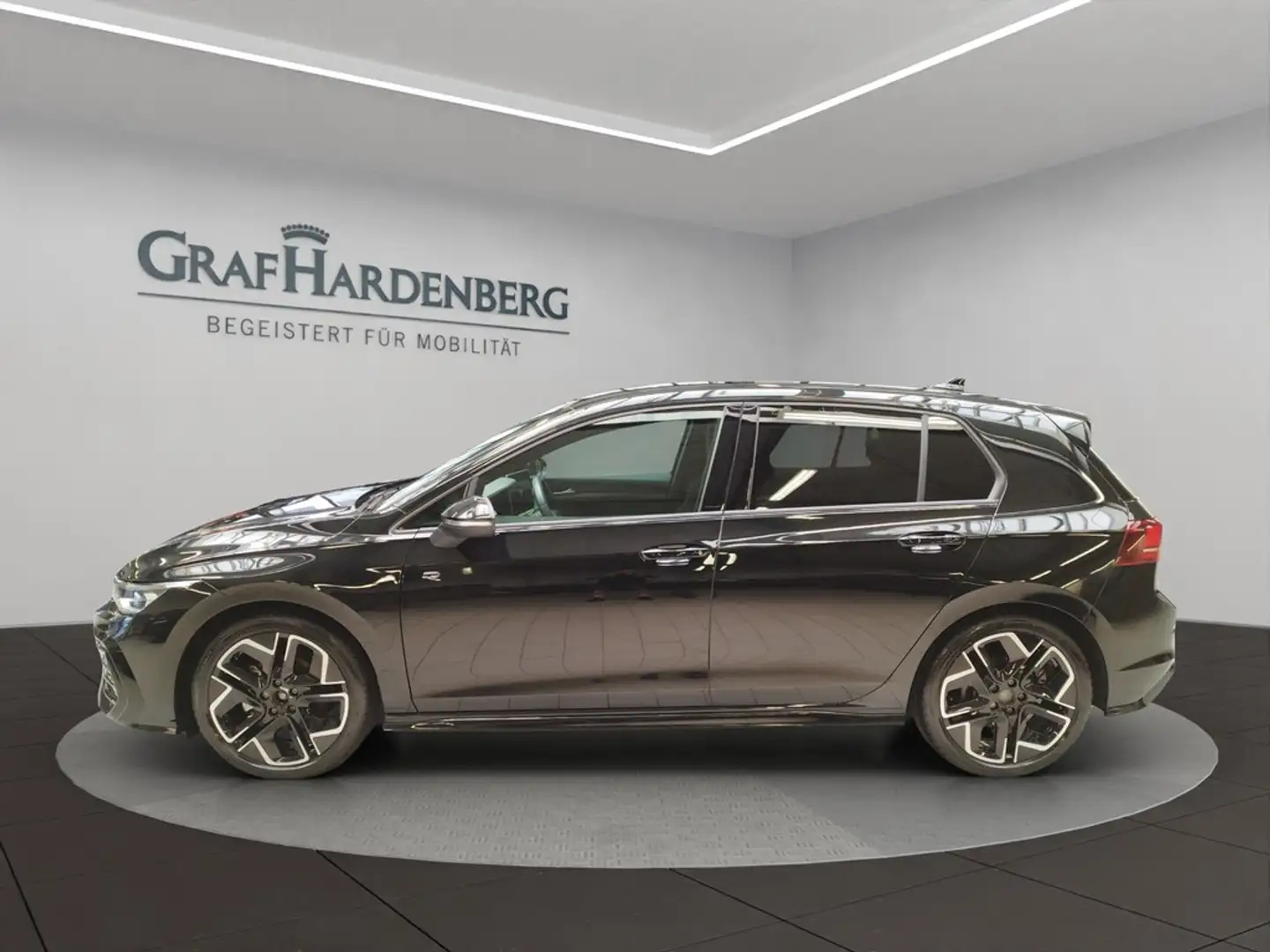 Volkswagen Golf VIII 1.5 eTSI DSG R line AHK Navi ACC Schwarz - 2