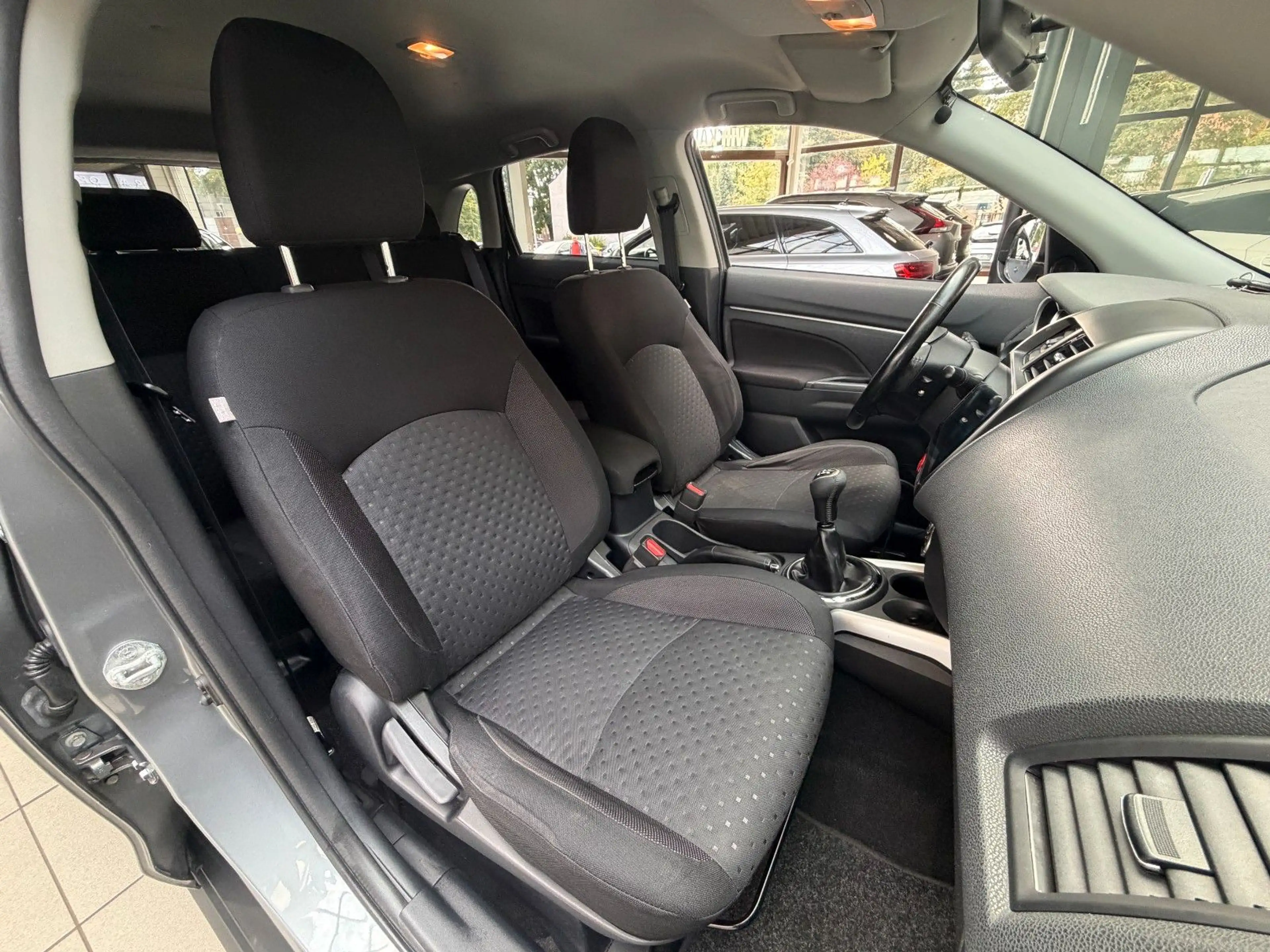Mitsubishi ASX Intro Edition 2WD — photo 11