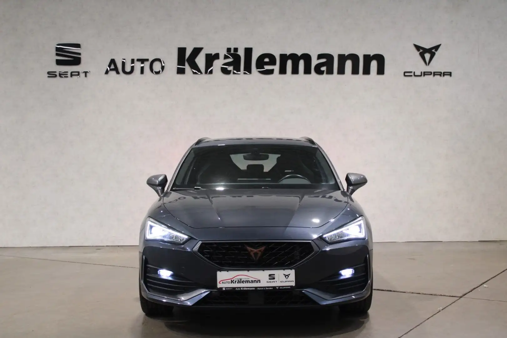 CUPRA Leon Sportstourer 2.0 TSI 7-Gang-DSG *Navi*AHK* Grau - 2