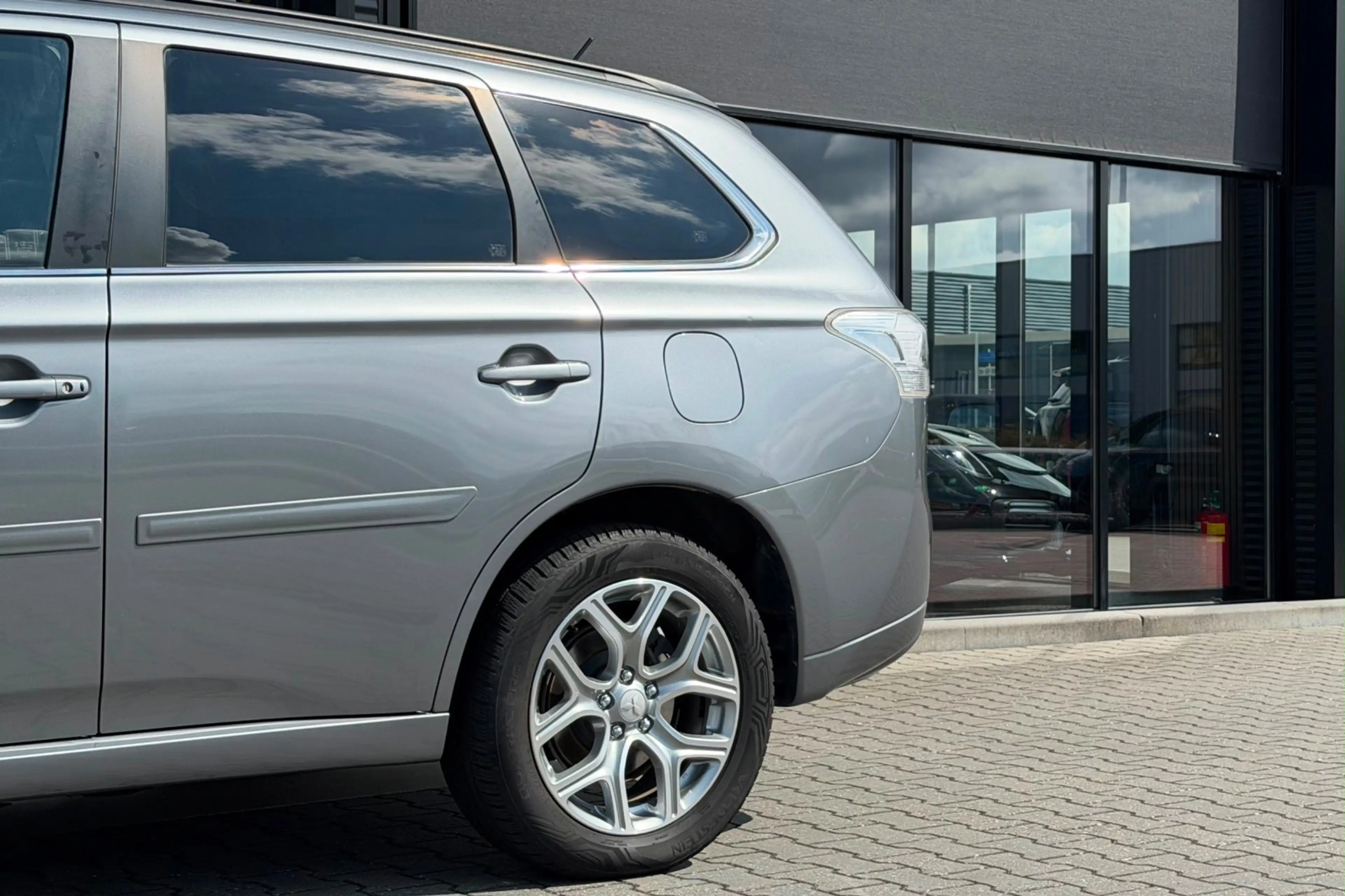 Mitsubishi Outlander 2.0 PHEV Instyle, BTW Auto, NL Auto, Pano, Camera, — photo 5