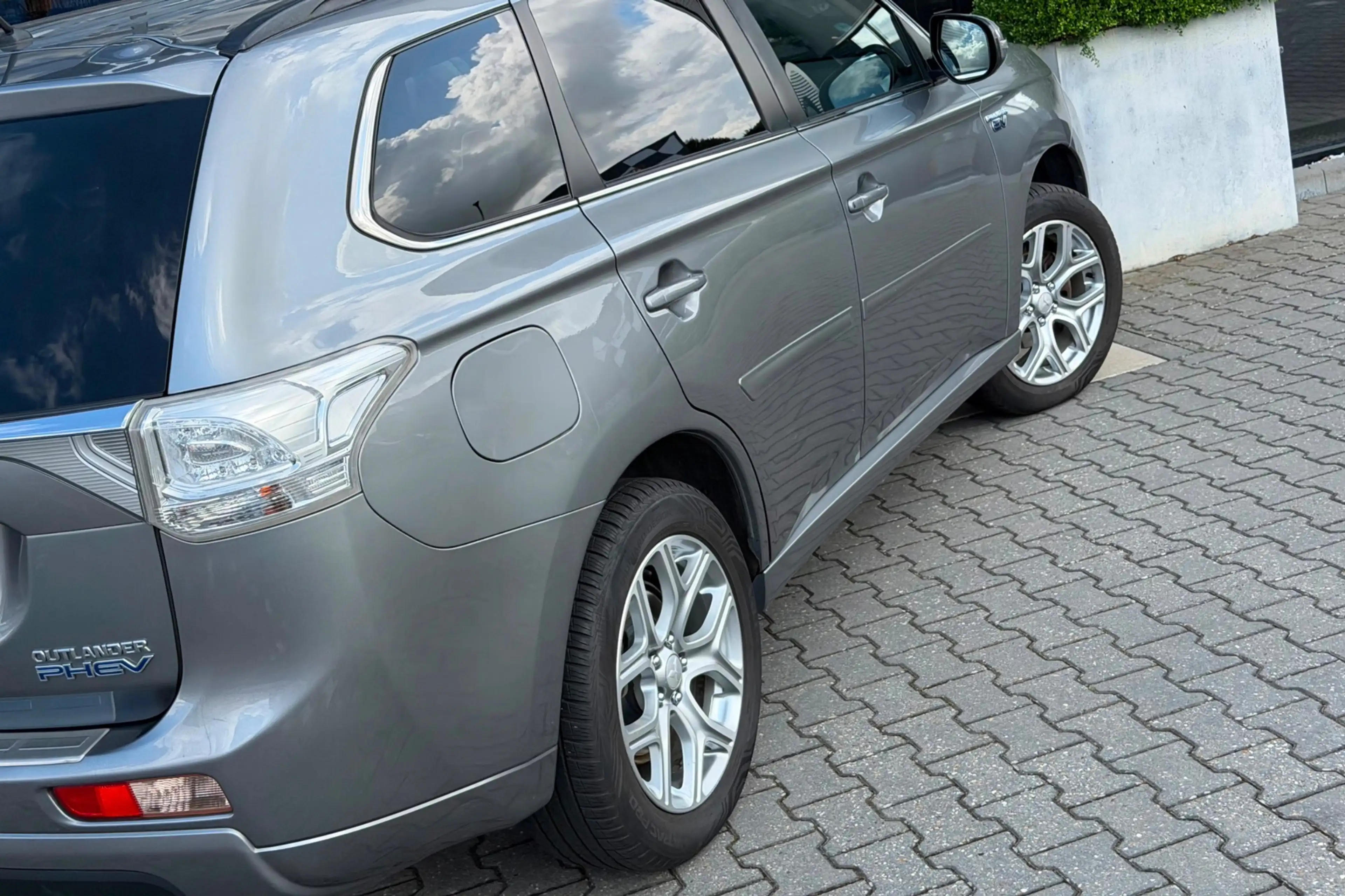 Mitsubishi Outlander 2.0 PHEV Instyle, BTW Auto, NL Auto, Pano, Camera, — photo 8