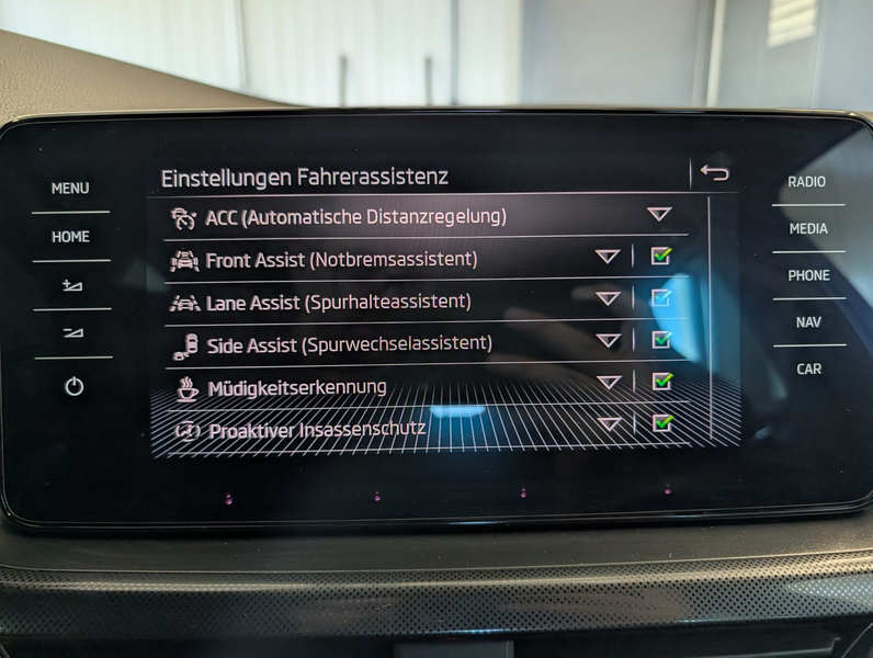 Skoda Scala 1.5 TSI Style DSG AHK ACC NAVI 18" LED PDC VLB — photo 17